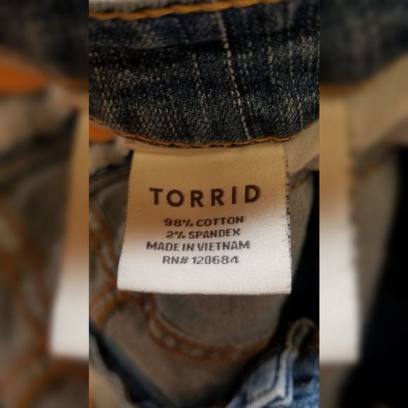Torrid Denim ripped shorts - Picture 6 of 6